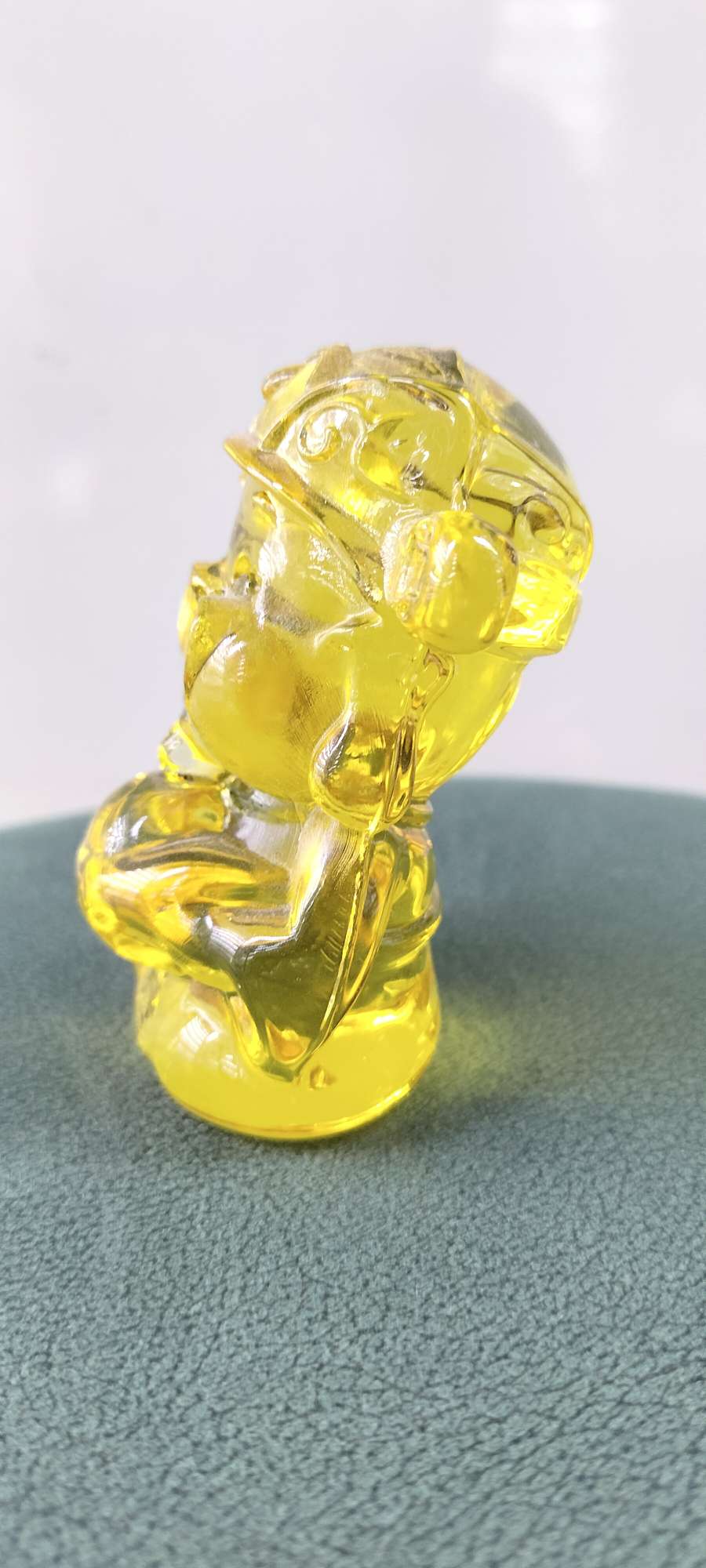 一款备受华人家庭喜欢的财神送宝水晶摆件，送礼赠送亲朋，寓意吉祥祝福恭喜发大财！白底实物图