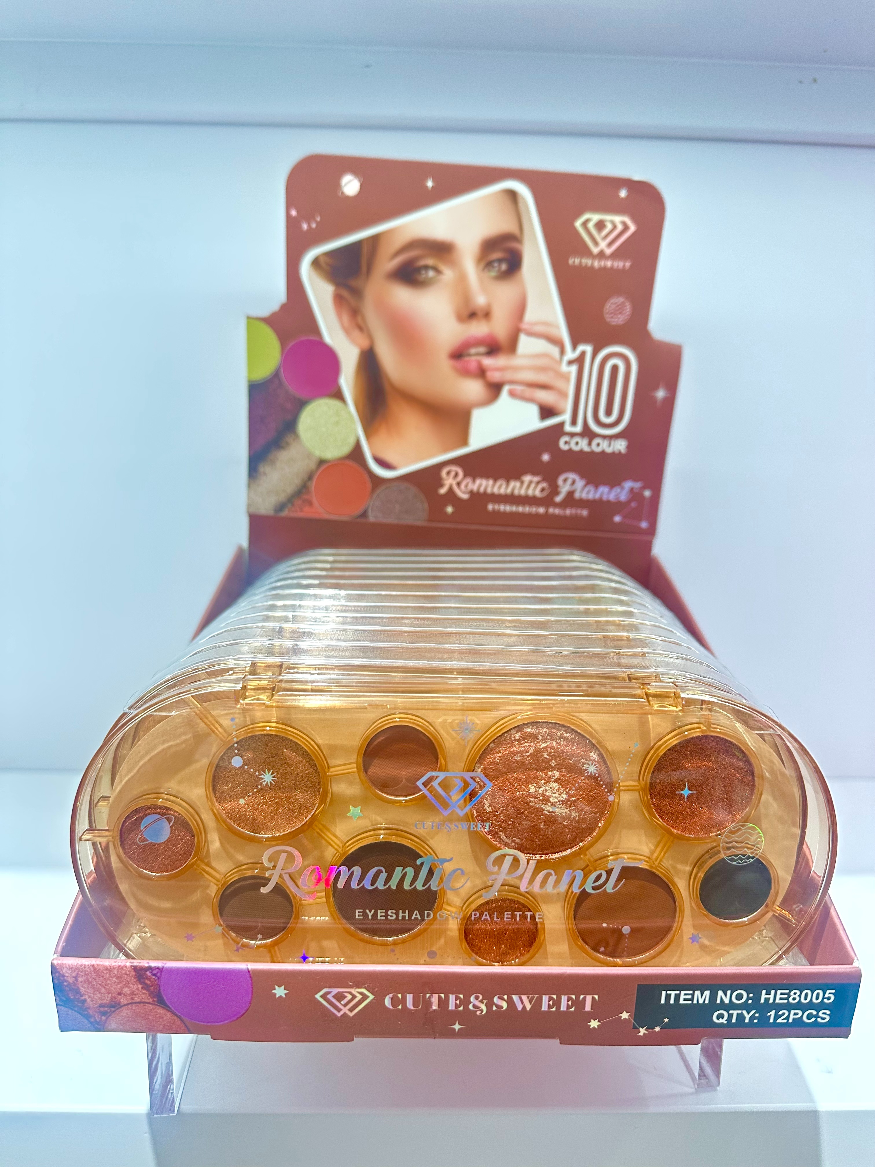 The HSM factory store, a cross-border bestseller on Amazon, offers a delicate texture that melts in one touch, adding charm to your eyes. eyeshadow cosmetics and Makeup Specification image