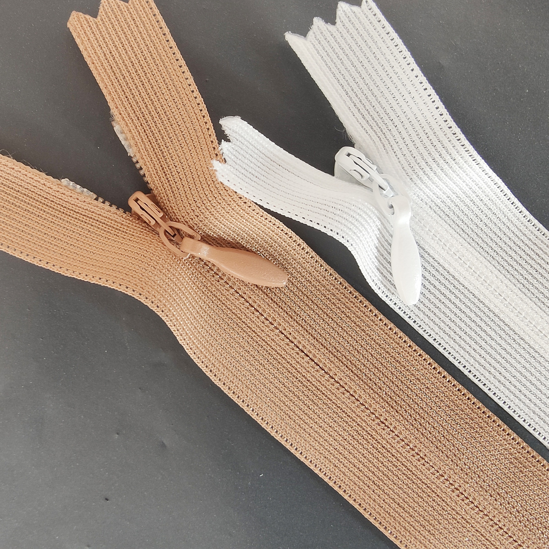 拉链/10号拉链/金属拉链条装/羽绒棉服防风拉链/10尼龙拉链产品图