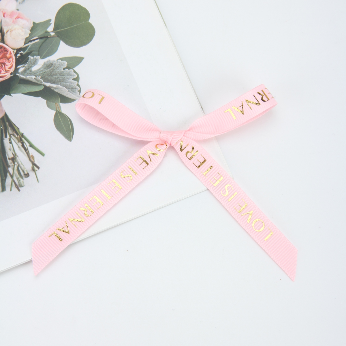 Gold-embossed ribbon bow, gift packaging Application Scenario