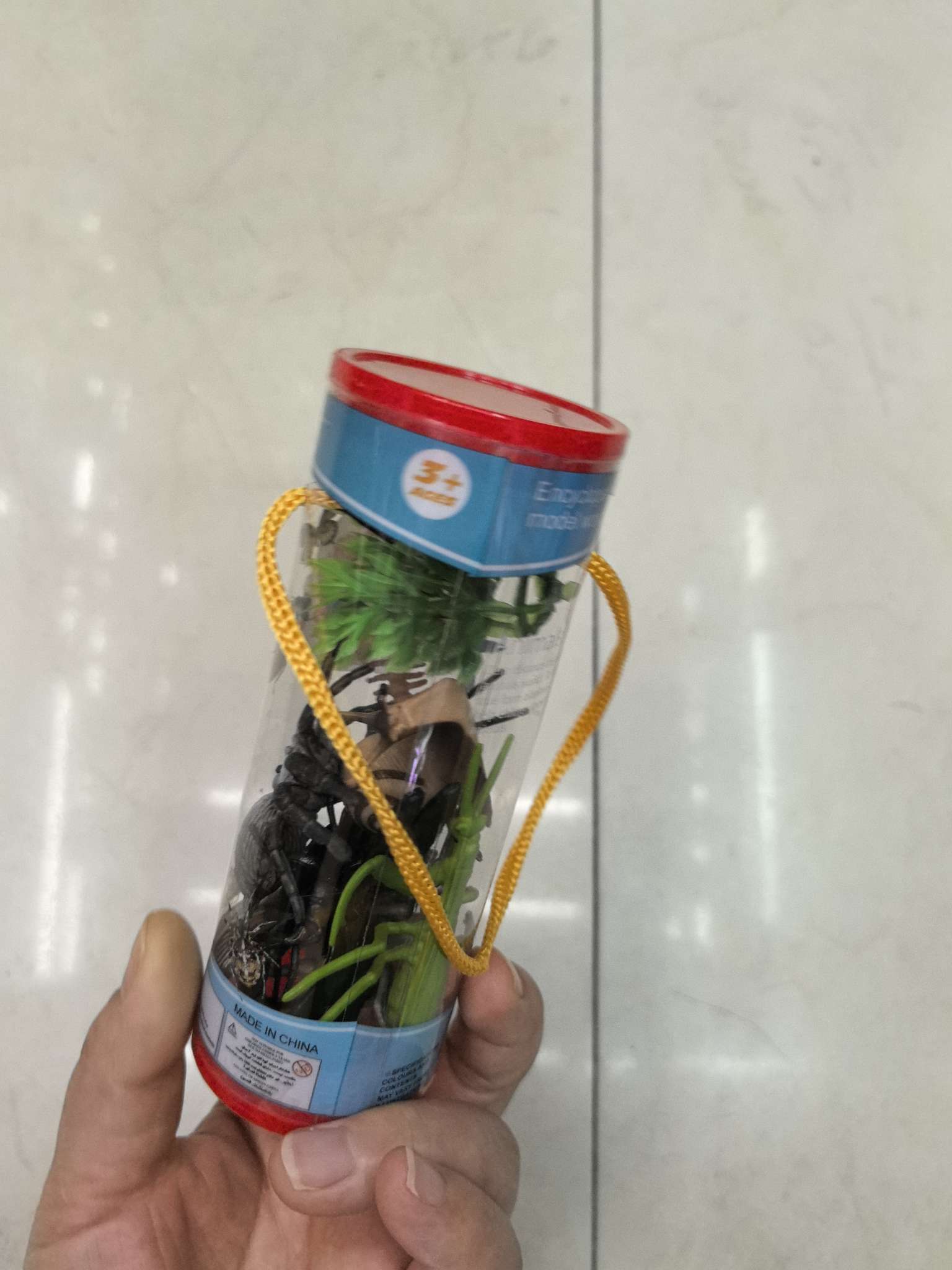 筒装的昆虫系列，里面有10PCS，适合3岁以上的宝宝，欢迎各位大佬采购产品图