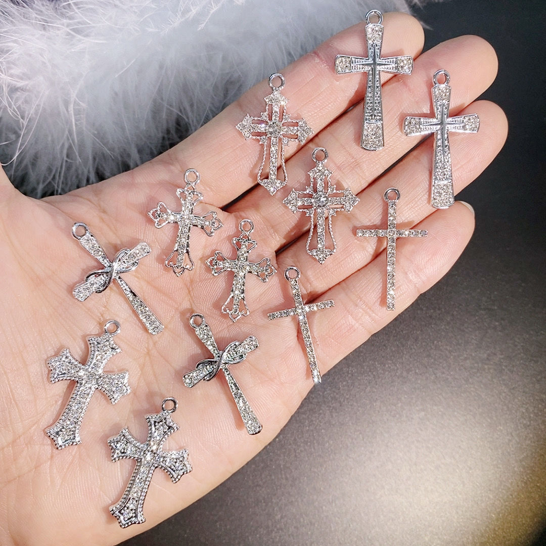Fashionable and trendy jewelry accessories with unique designs and other jewelry accessories beautifully embellish your life details Picture