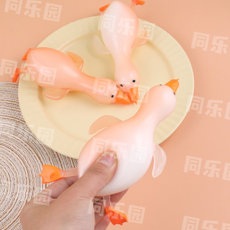爆款变色烤鸭光变捏捏乐玩具儿童捏捏乐 厂家直销可爱小鸭子捏捏乐详情4