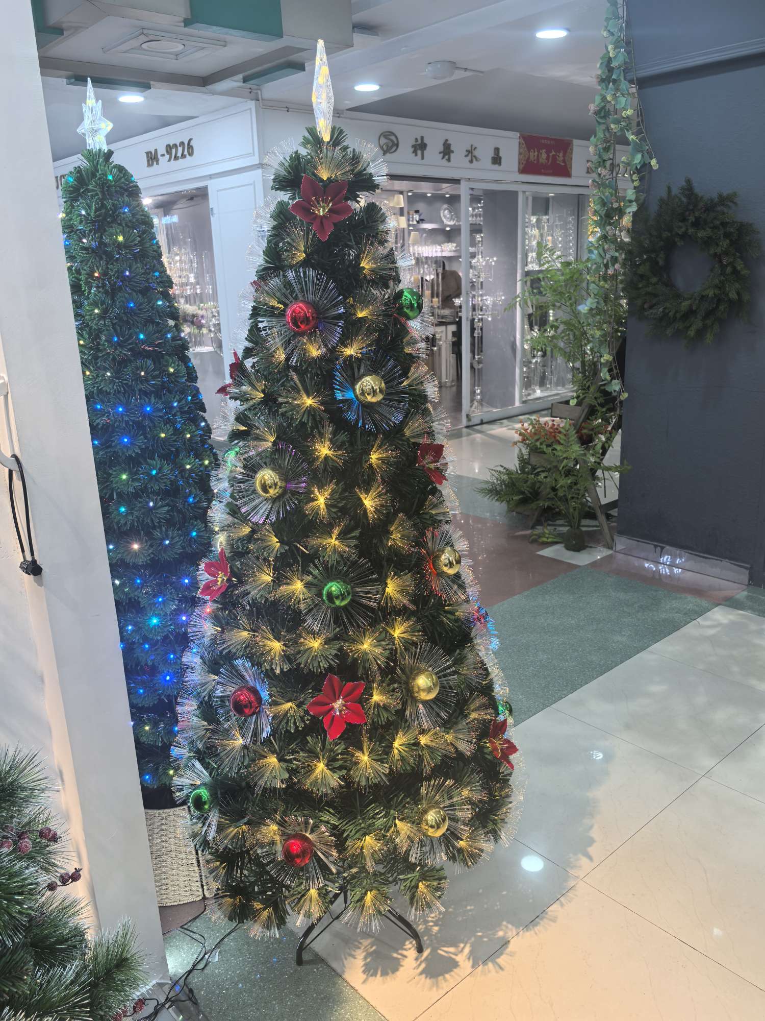 厂家直销圣诞树，圣诞藤条，圣诞花环。产品图