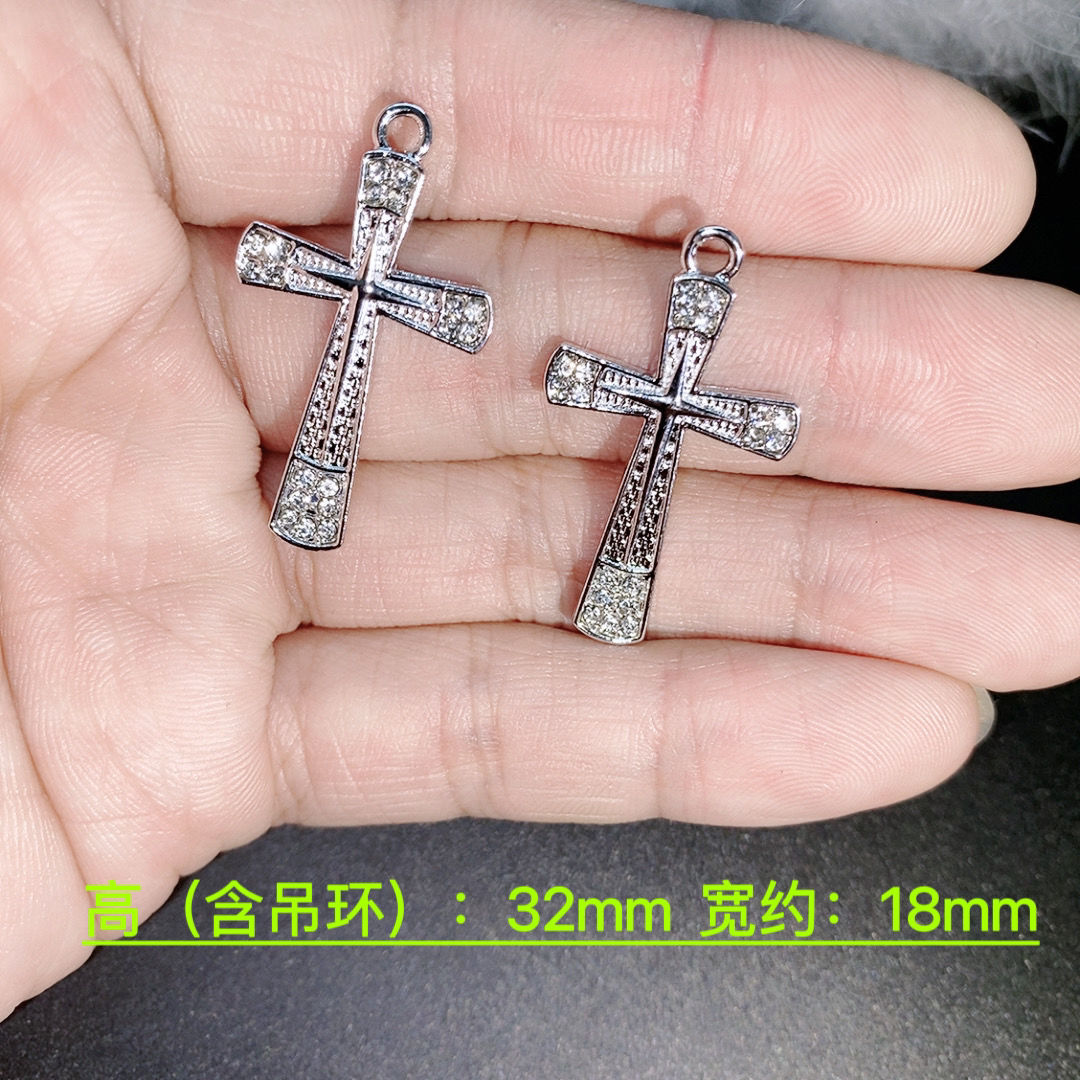 Fashionable and trendy jewelry accessories with unique designs and other jewelry accessories beautifully embellish your life detail image 5