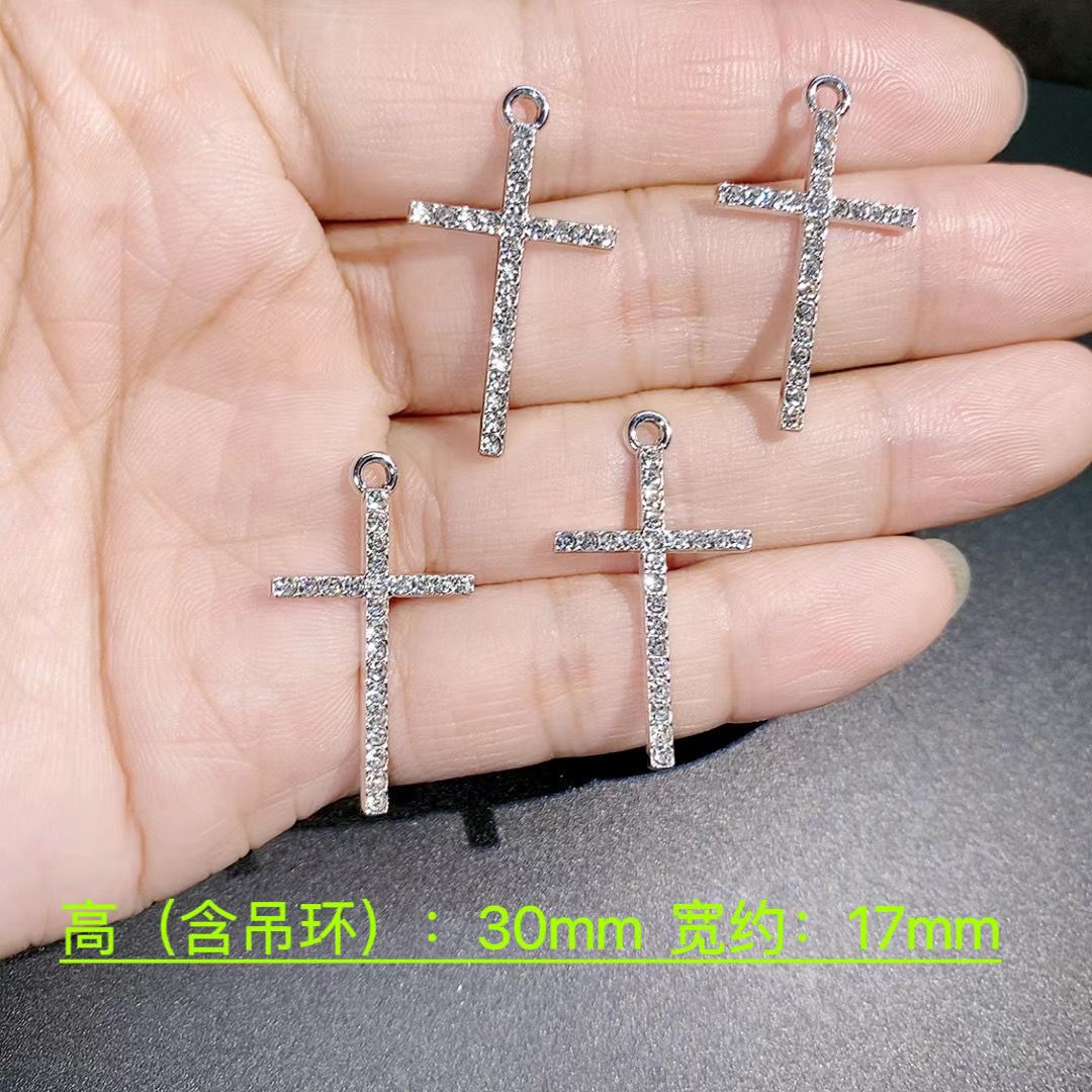 Fashionable and trendy jewelry accessories with unique designs and other jewelry accessories beautifully embellish your life Application Scenario
