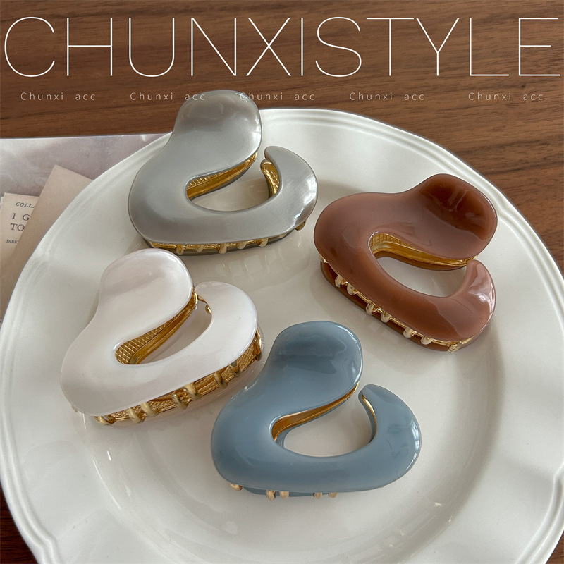 Cold and refreshing feeling ~ Small but with many irregular hollowed-out geometric gripper hair clips, medium-sized shark clip headwear for women details Picture