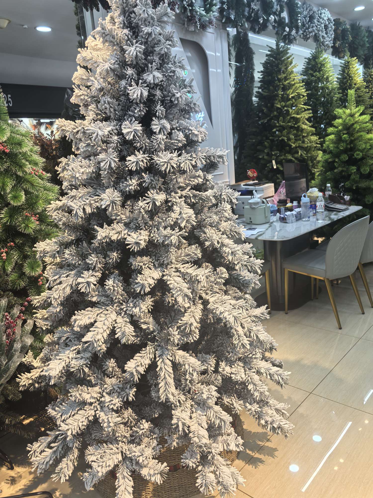 厂家直销圣诞树，圣诞藤条，圣诞花环。细节图