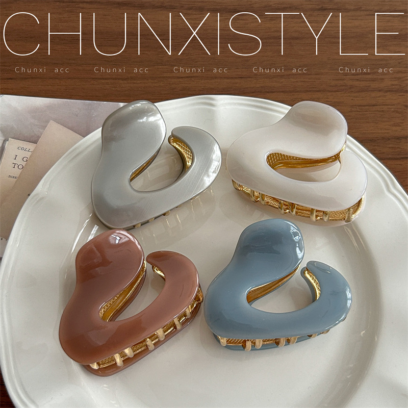 Cold and refreshing feeling ~ Small but with many irregular hollowed-out geometric gripper hair clips, medium-sized shark clip headwear for women pic 1