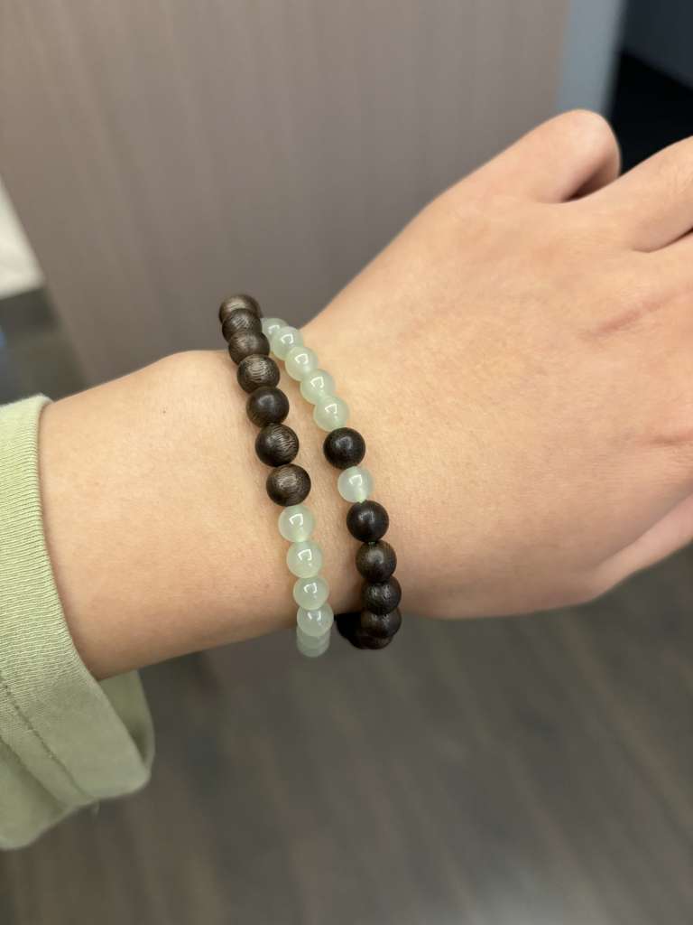 6mm double-ring bracelet, wooden bracelet, agarwood, Hetian jade, half mountain and half water, rare agarwood, seeking wealth and good fortune, 9 points submerged, natural log, can be collected, 7A grade Hetian jade, green mountains and clear waters, warm scenic area, circulation place, best-selling copper, ancient method Application Scenario