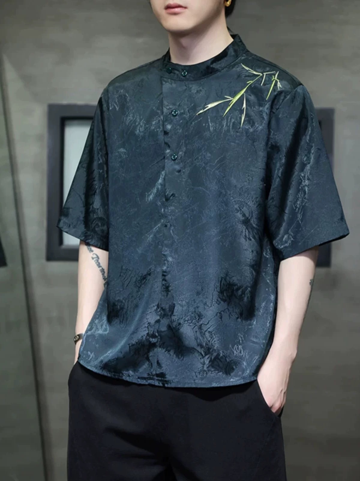 "National trend men's short-sleeved T-shirt, loose and trendy ice cotton body, summer casual, breathable, comfortable and trendy design. full figure