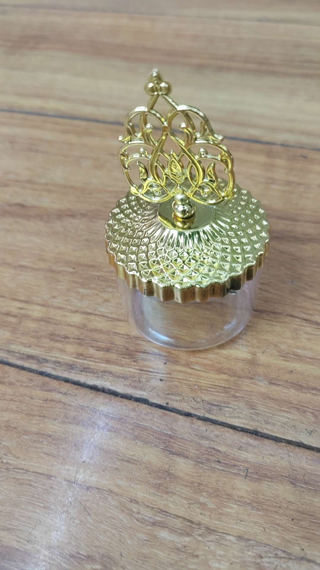 创意标题：  

招财猫树脂摆件塑料工艺品礼品风铃冰箱贴读书架装饰双拼创意家居产品图