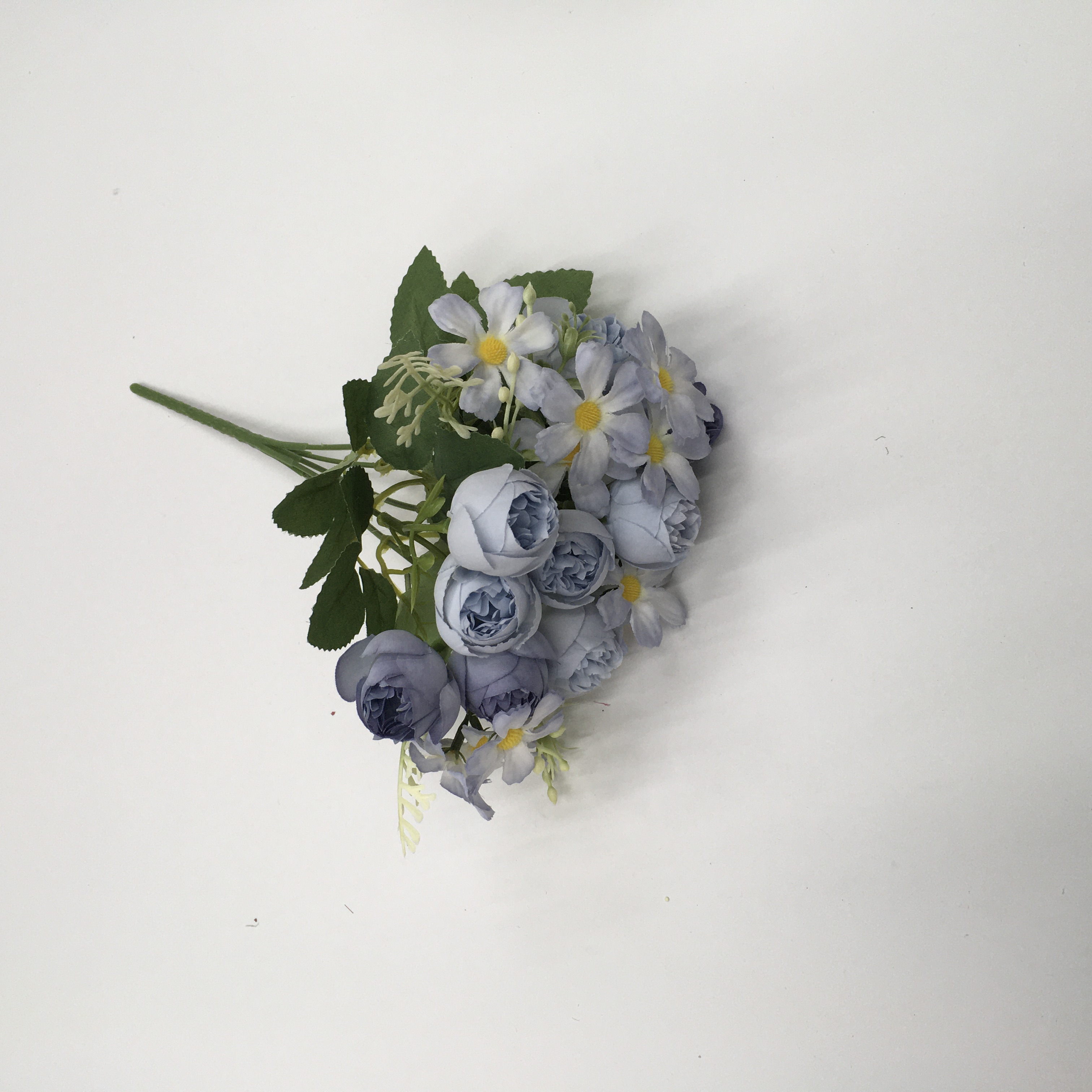 婚庆仿真花/仿真花女2022森系/紫色花朵/仿真假花条白底实物图