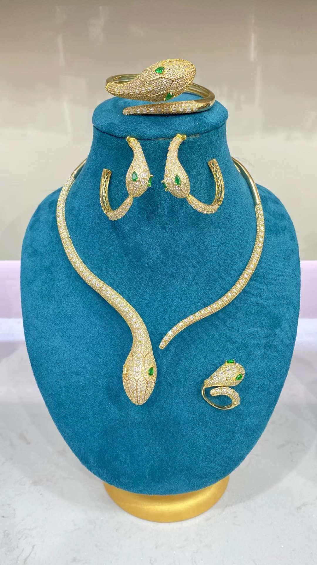 حرفة الموضة بسيطة و أنيقة detail image 5