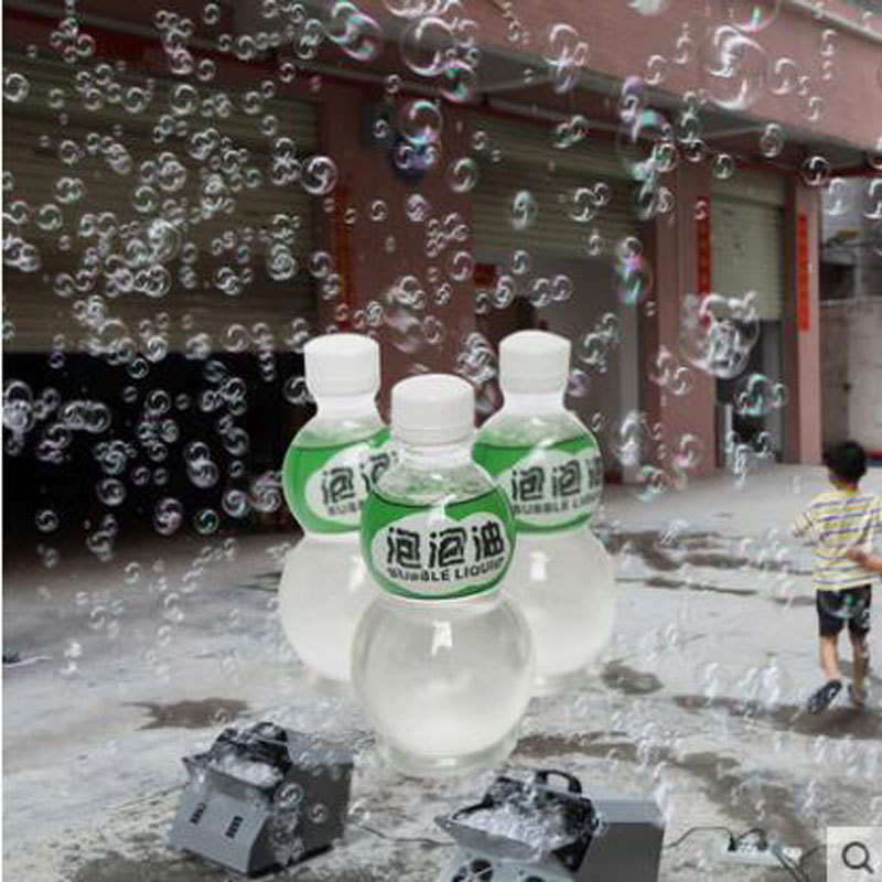 Bubble liquid for bubble machines, stage outdoor snowflake oil, snowflake machine, snow spray machine and smoke machine, smoke oil for wedding equipment replenishment liquid Application Scenario
