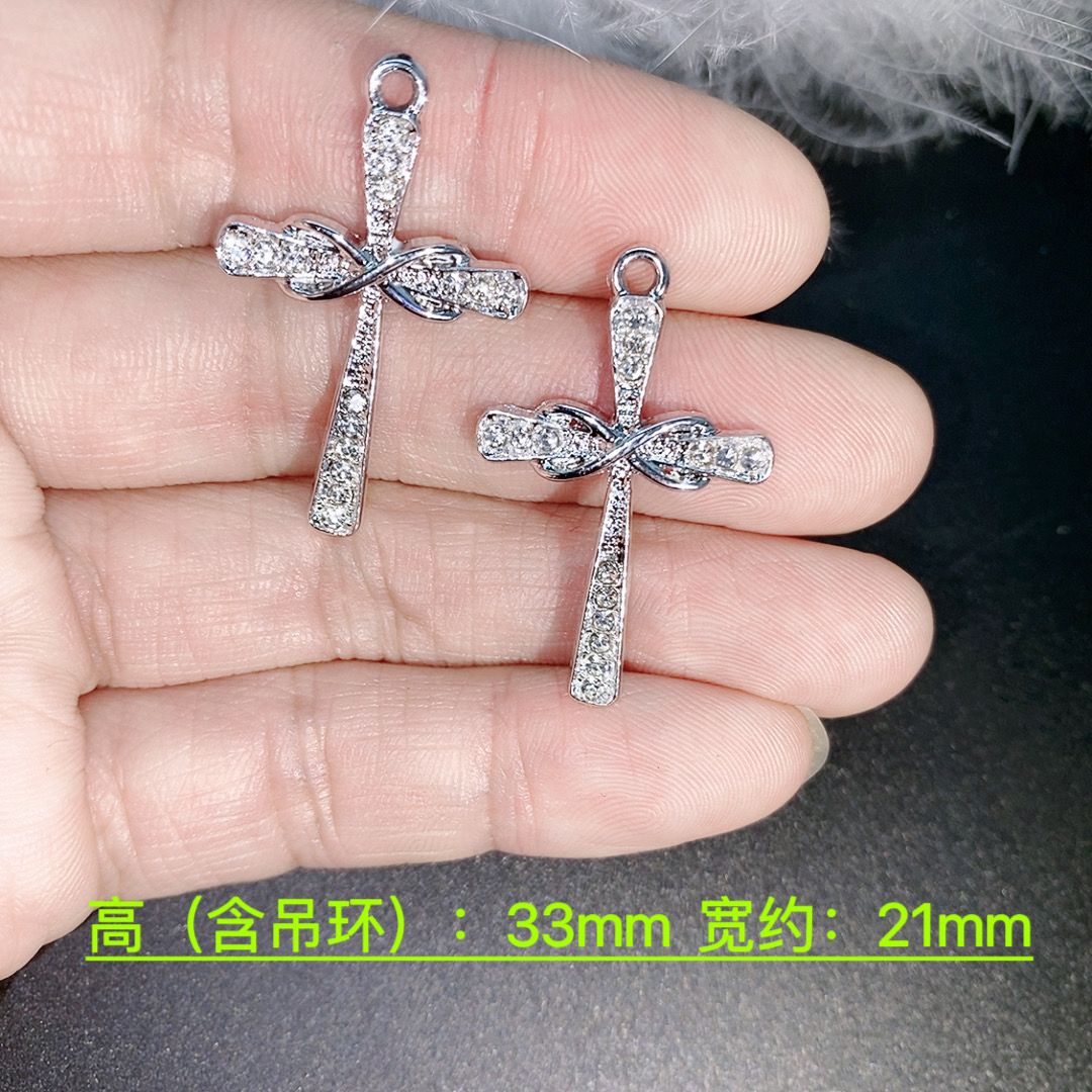 Fashionable and trendy jewelry accessories with unique designs and other jewelry accessories beautifully embellish your life detail image 6