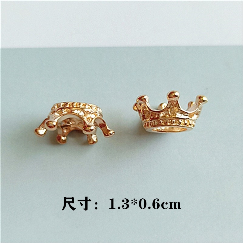 Korean multi-color three-dimensional alloy small crown diy hair accessory, head accessory, mobile phone beauty hair clip, hair rope accessory Application Scenario