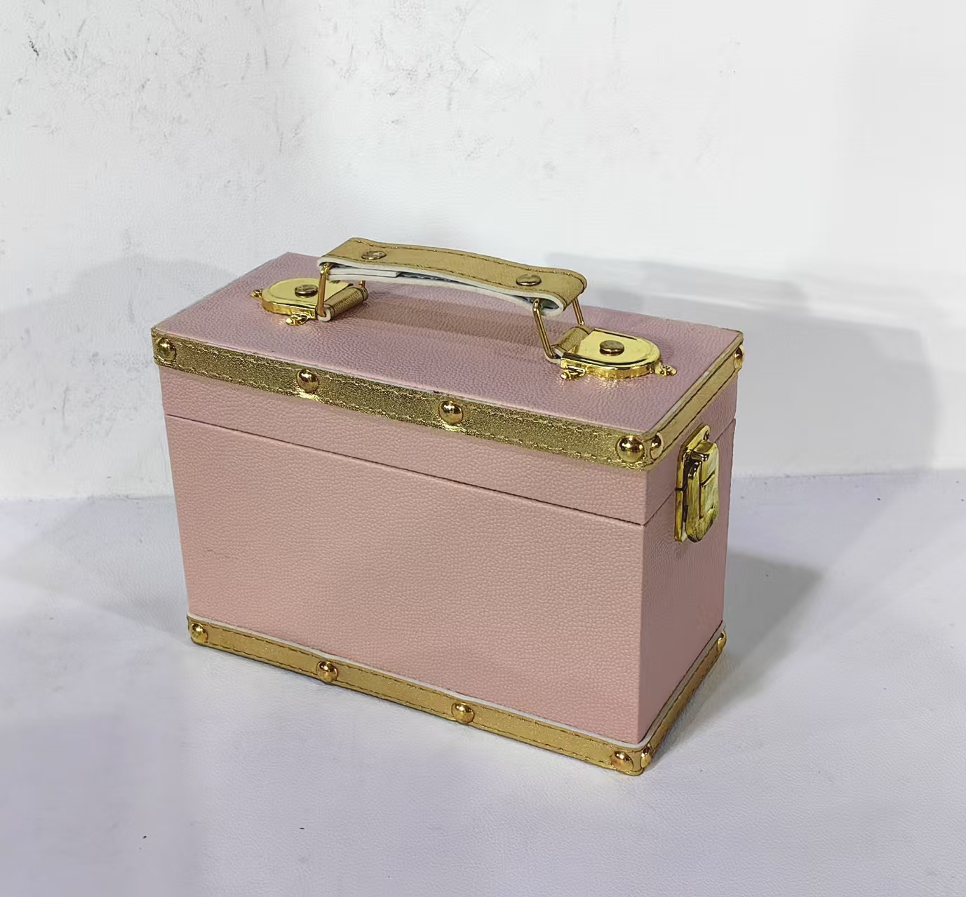 木质工艺品实物图