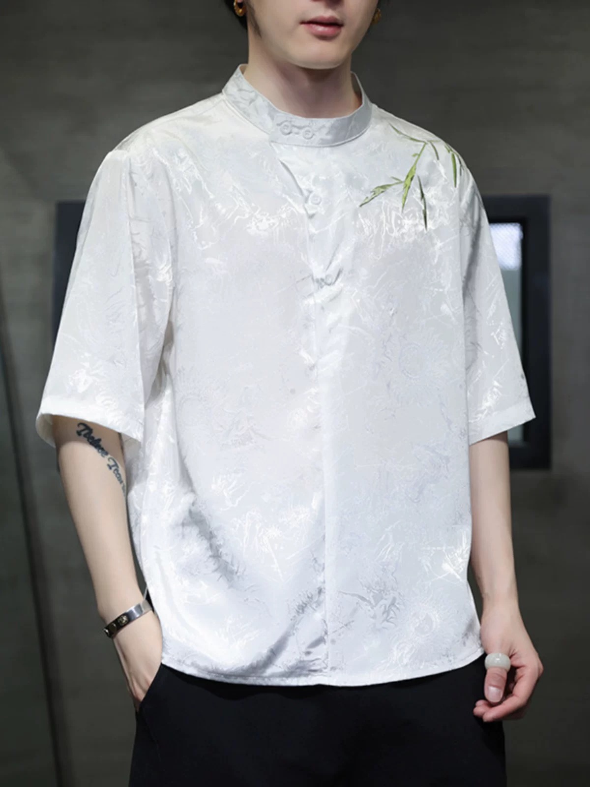 "National trend men's short-sleeved T-shirt, loose and trendy ice cotton body, summer casual, breathable, comfortable and trendy design. details Picture
