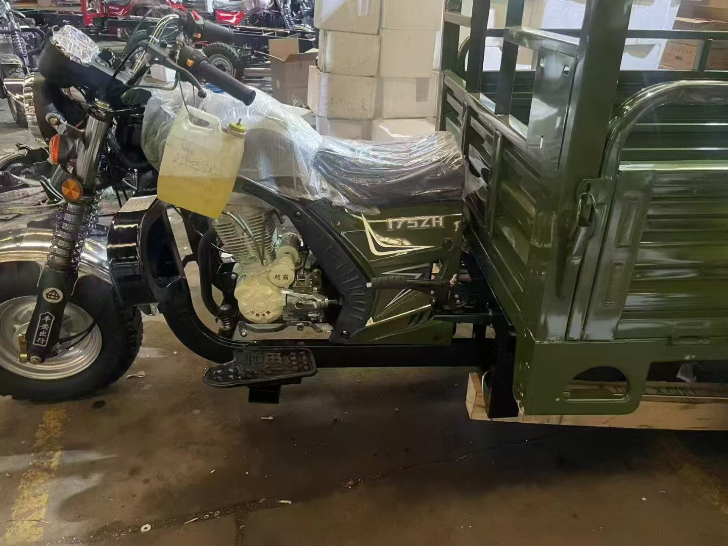 摩托三轮车  农用三轮车  载货三轮车  150CC  200CC 250CC 300CC 动力摩托车 家用摩托三轮 详情5