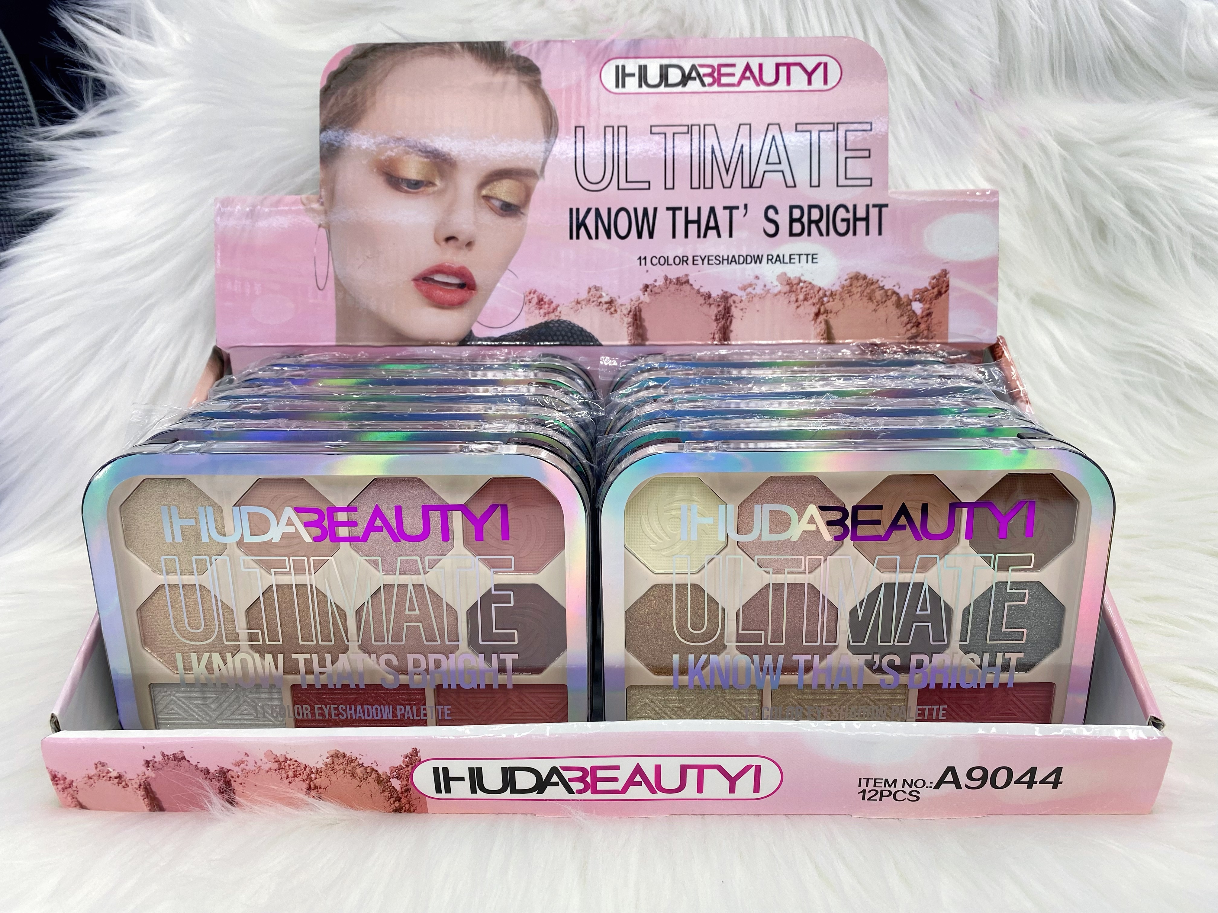 The new Ihuda Beauty II 11-color eyeshadow palette is waterproof, sweat-proof, easy to apply color, long-lasting and does not smudge details Picture