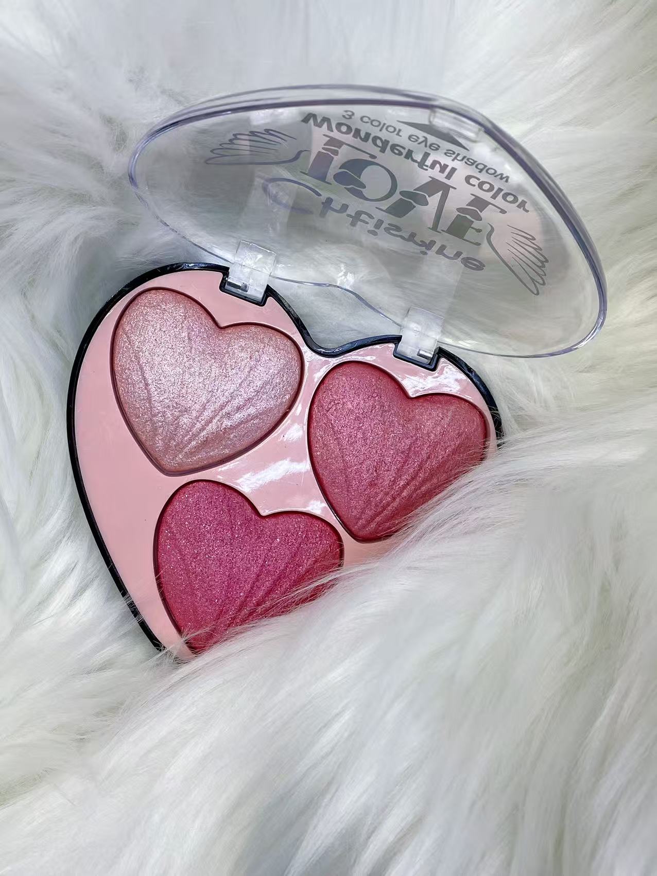 New heart-shaped baked powder blush brightens and slimming the face, making the energetic girl look fairer in daily life. Peach matte blush and rouge Item Picture