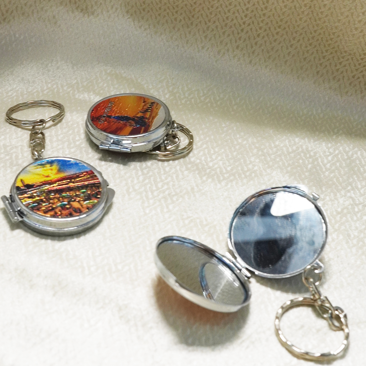 7946小明陶瓷热销外贸旅游纪念品钥匙扣小镜子