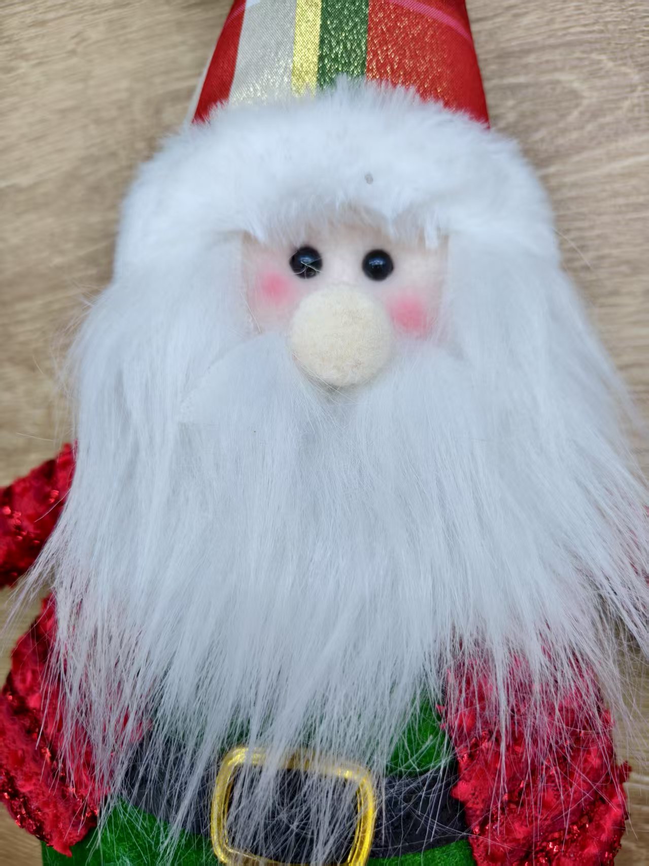 A 50cm snowman in magenta and green for the Christmas festival decoration of a faceless and extendable old man Specification drawing