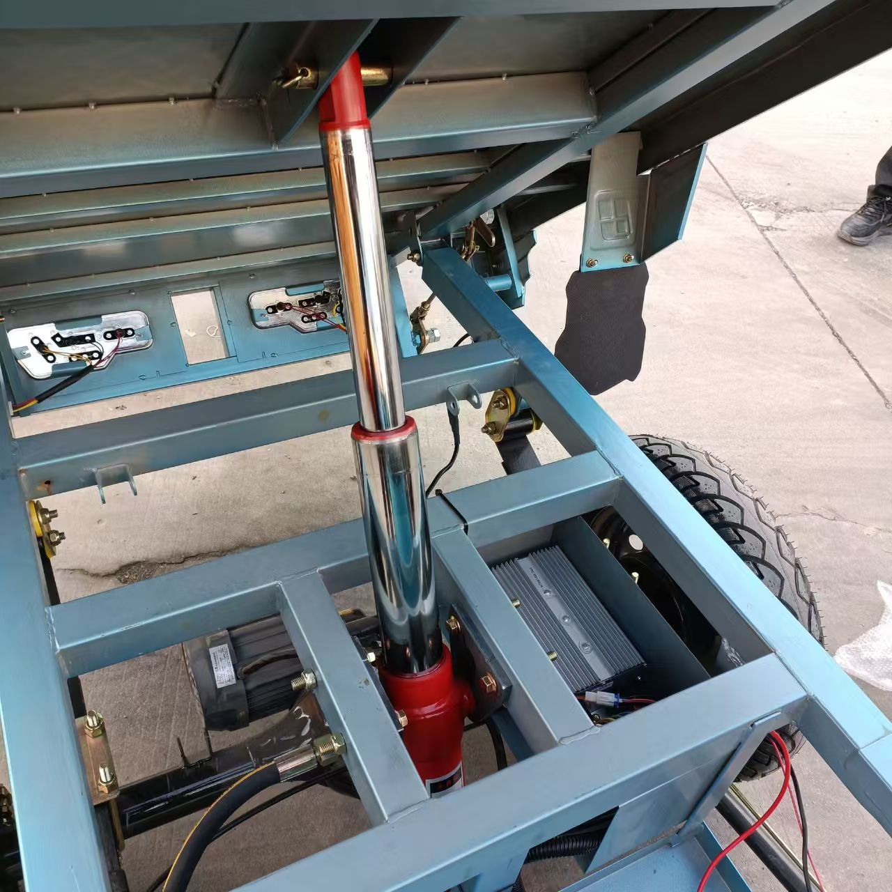 摩托三轮车  农用三轮车  载货三轮车  150CC  200CC 250CC 300CC 动力摩托车 家用摩托三轮 详情8