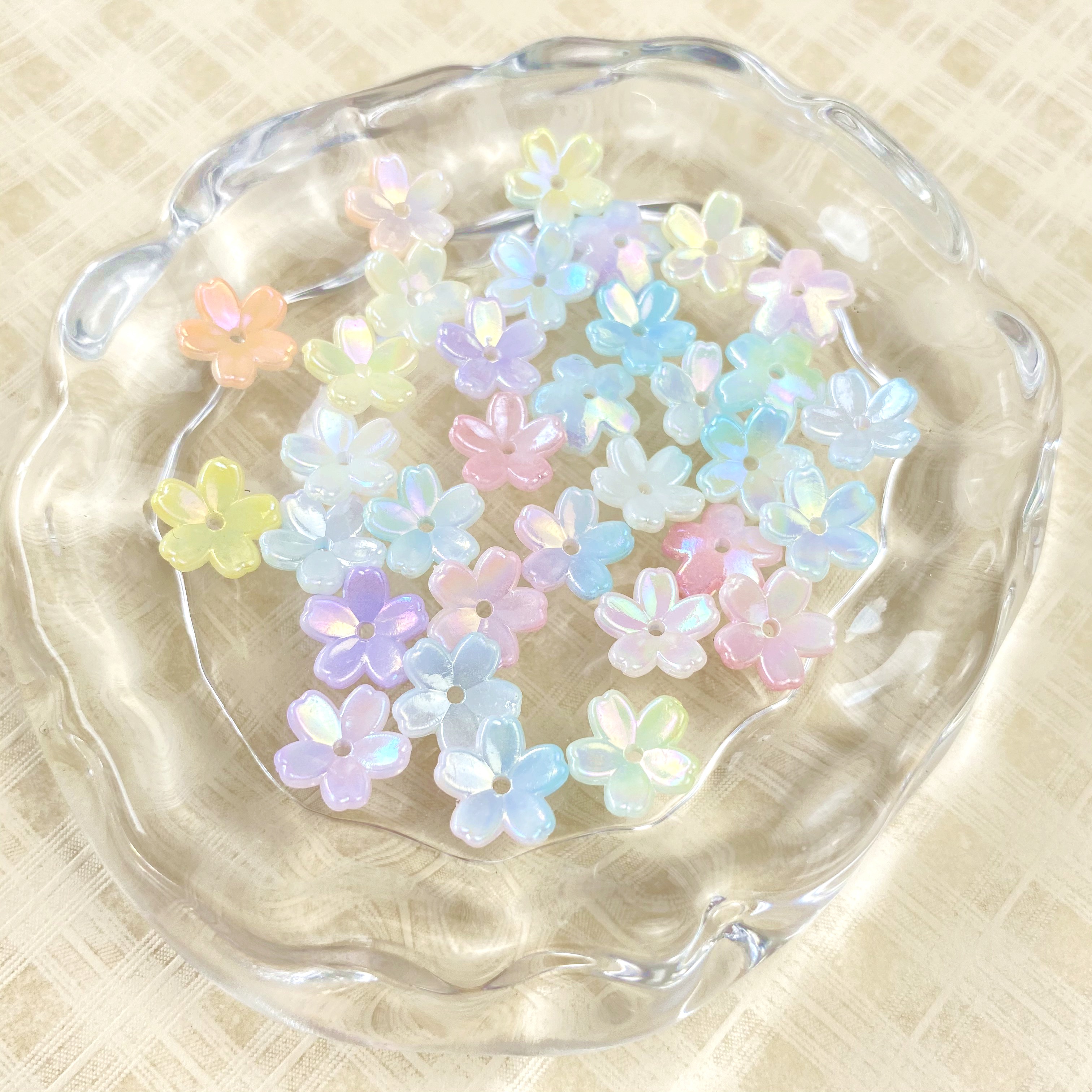 Acrylic two-color ab small five-petal flower creative diy/ beaded small ornaments, bracelet pendants, keychains, mobile phone pendants, jewelry accessories, production materials Item Picture