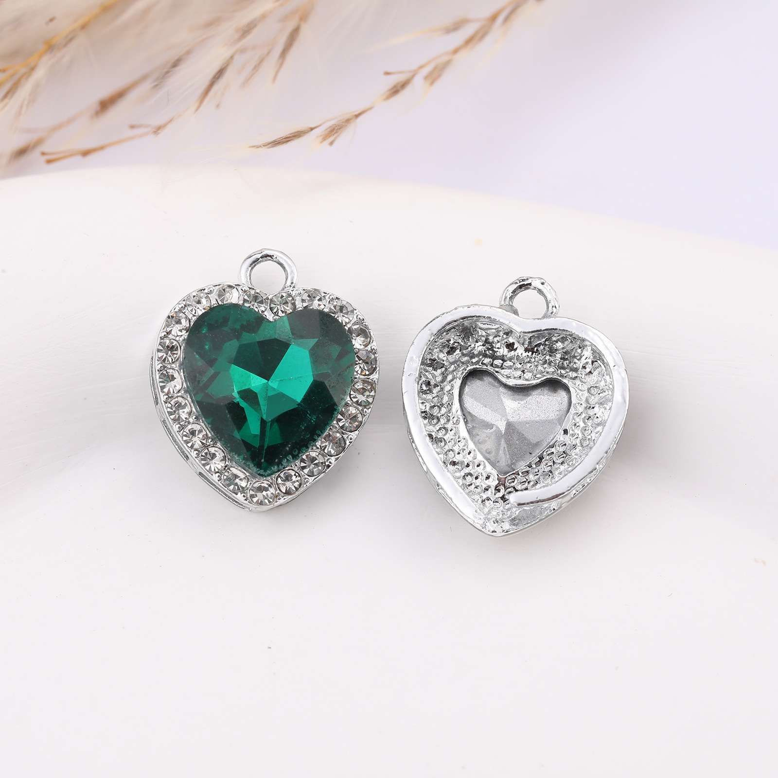 桃心创意吊坠 DIY饰品配件 手工材料制作创意diy饰品白底实物图