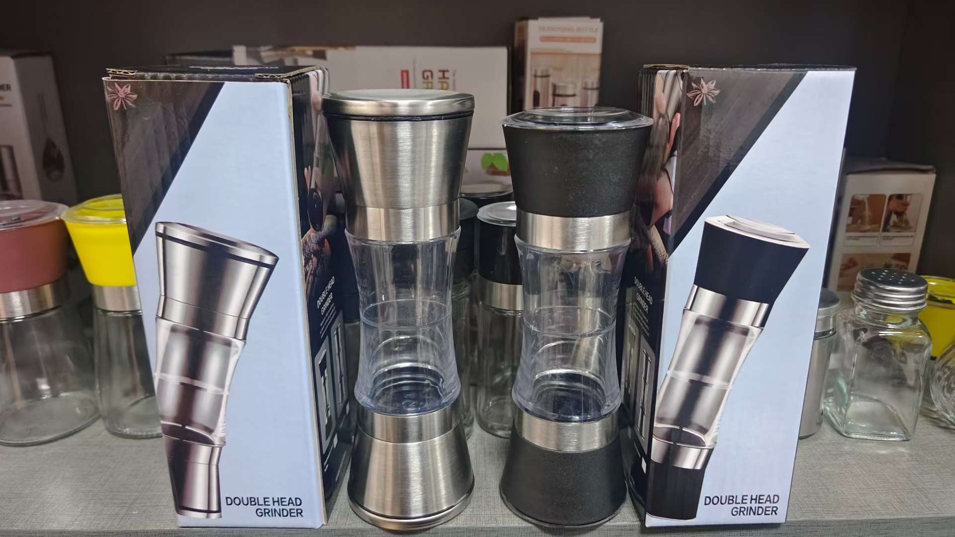 Pepper grinder, double-head manual sea salt and Sichuan pepper grain grinding bottle, black and white pepper powder magic tool, seasoning bottle and jar, freshly ground oil can, spray and pour integrated oil can, oil sprayer, massage, one-time quantitative oil suction bottle undefined