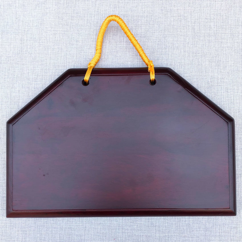 A sturdy and durable cloud board specially designed for temples, thickened and carved with lotus flowers, made of solid wood, and used as a ruler to observe strict rules and regulations details Picture