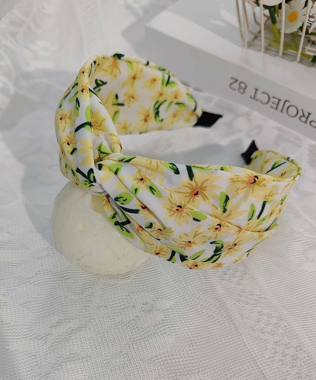 Korean retro cross-knotted hairband, fabric floral wide-edge headband, women's press hairpin headwear, elegant hairband hair accessory Item Picture
