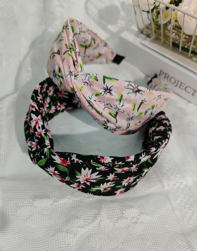 Korean retro cross-knotted hairband, fabric floral wide-edge headband, women's press hairpin headwear, elegant hairband hair accessory details Picture