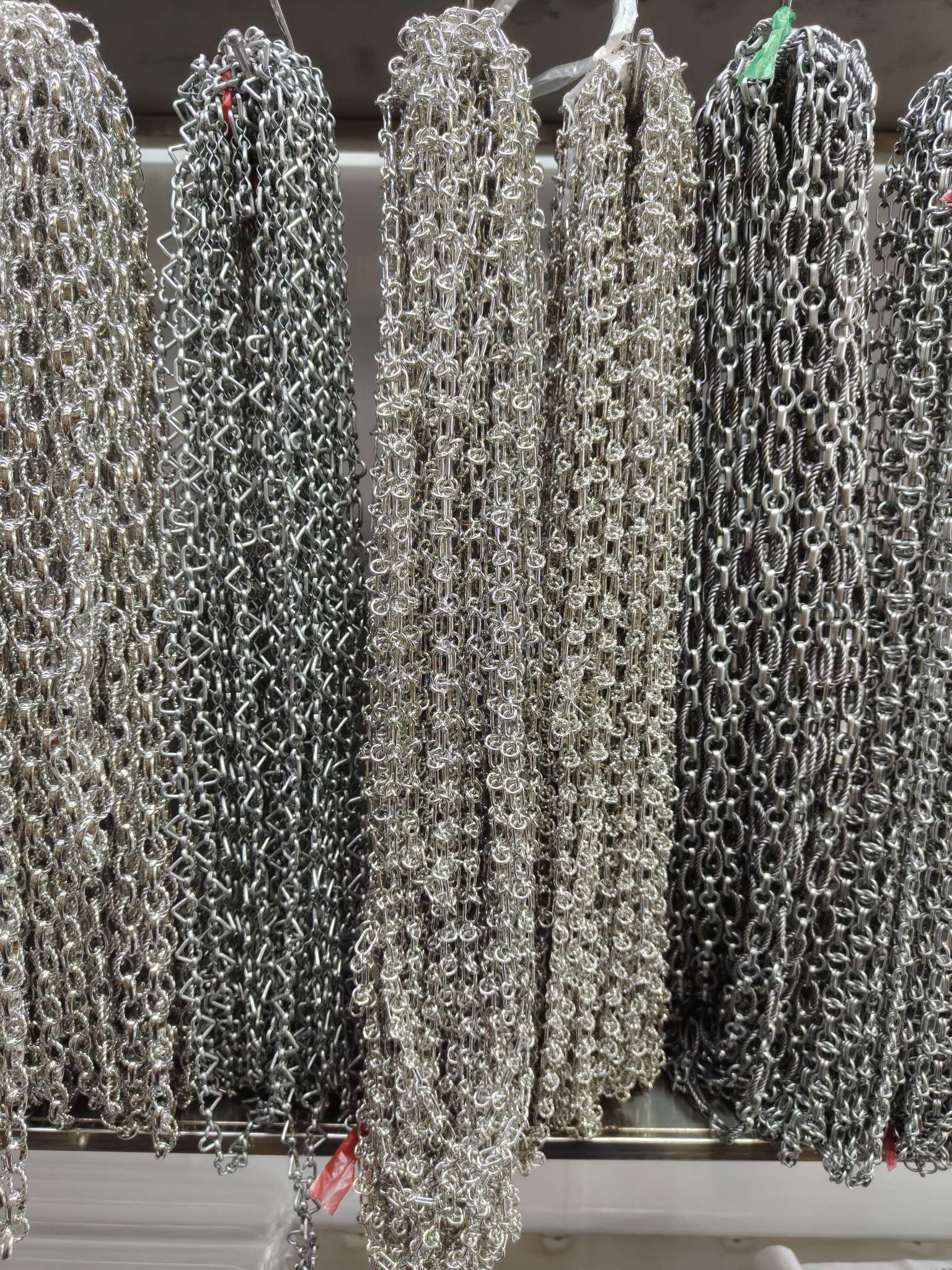 Iron chain bar jewelry accessories are widely used in DIY jewelry for bracelets, necklaces, anklets, clothing, bags and other accessories Specification image
