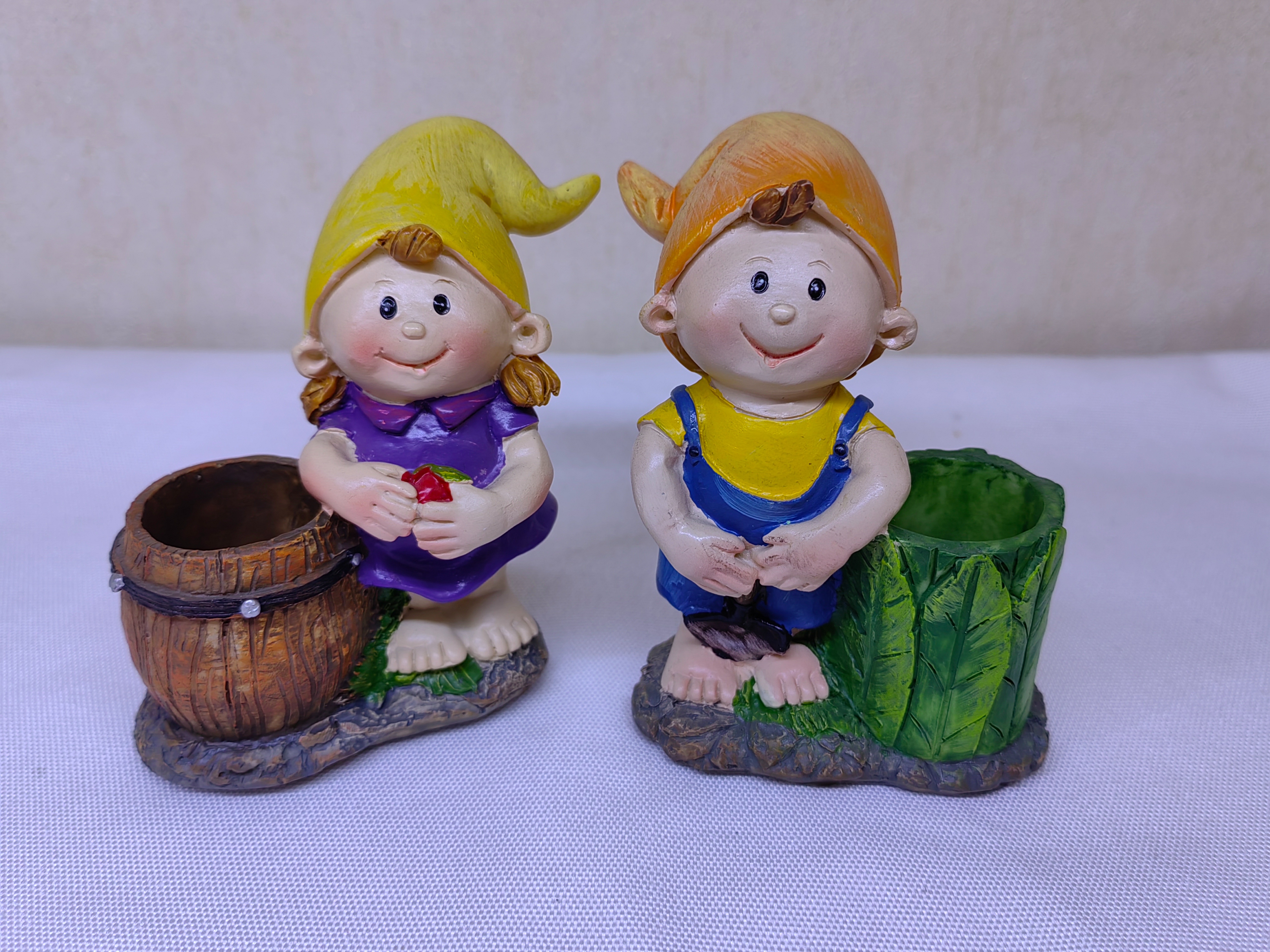 树脂室内摆件工艺品 带尖尖帽的可爱男女孩的牙签筒