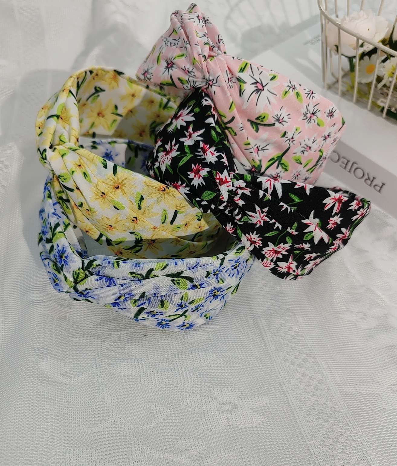 Korean retro cross-knotted hairband, fabric floral wide-edge headband, women's press hairpin headwear, elegant hairband hair accessory