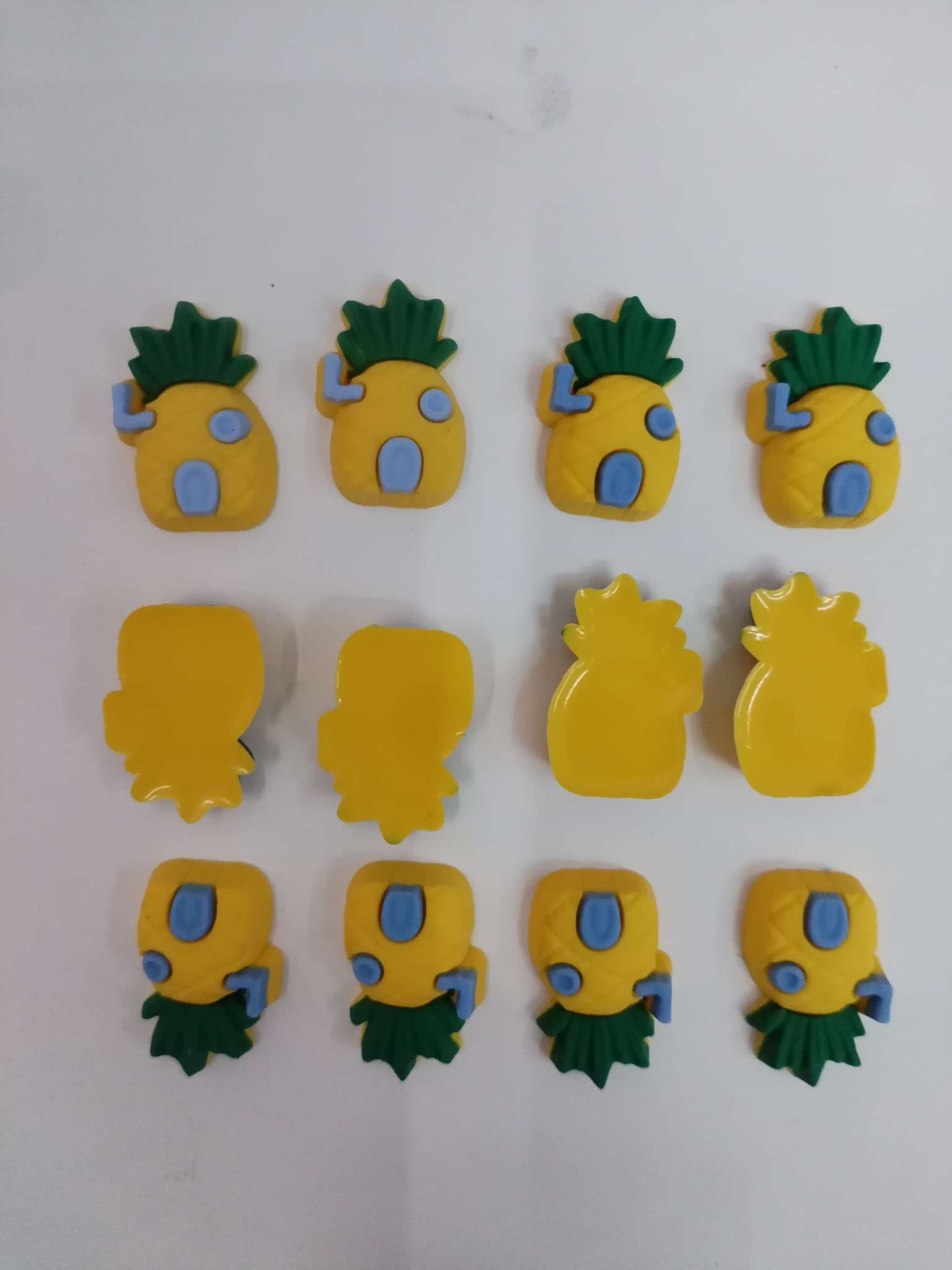 Cartoon piña PVC soft glue accesorios accesorios accesorios de accesorios de accesorios de accesorios de teléfono caso crocs decoración de zapatos de refrigerador bolsas parches decorativos y más details Picture