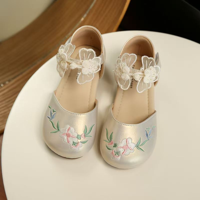 国潮女童凉鞋夏季软底包头公主鞋2024爆款女宝绣花鞋夏款儿童国风鞋子