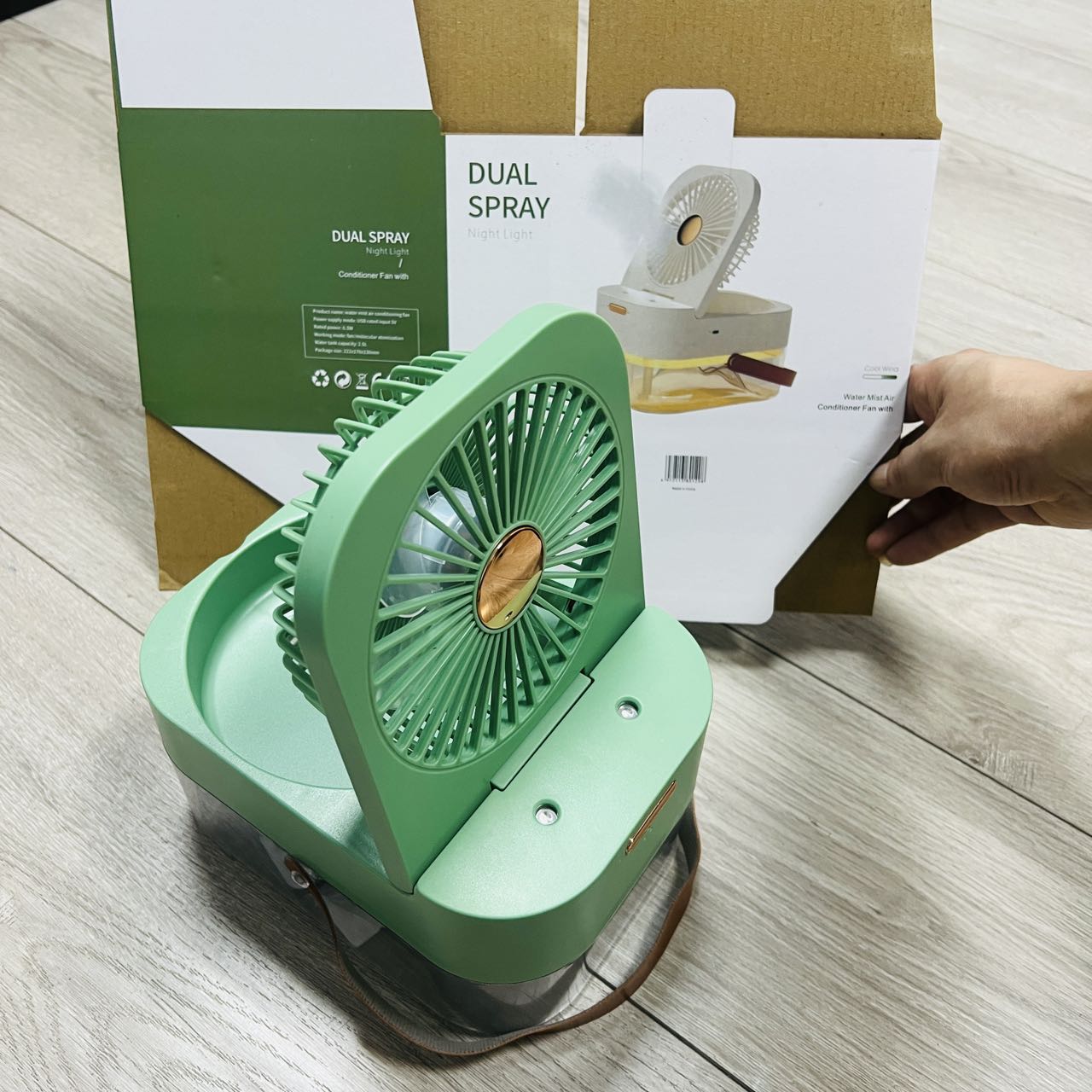 New best-selling mini fans, spray mini fans, mini handheld electric fans