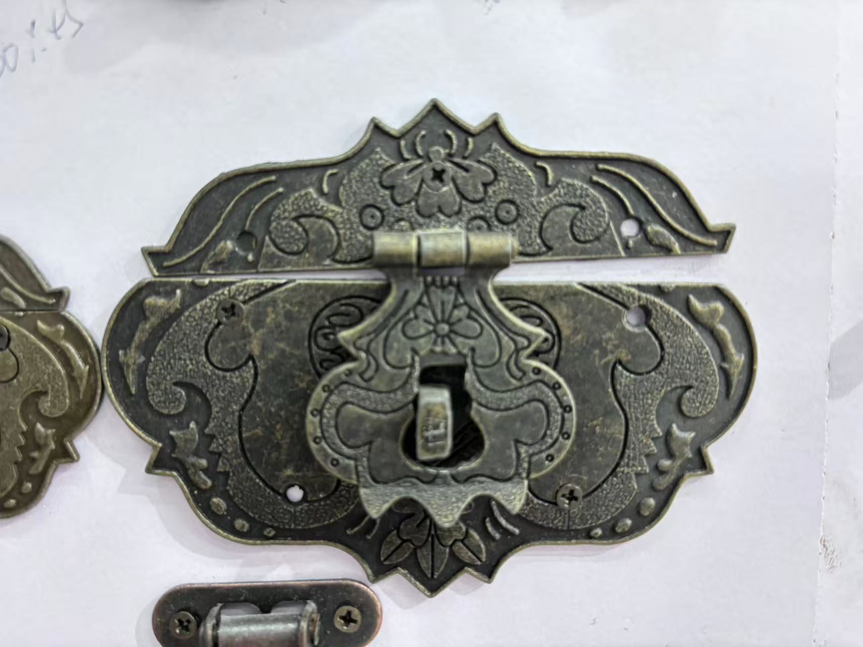 国潮菊花样式箱扣锁扣搭扣工艺扣箱子配件国潮菊花