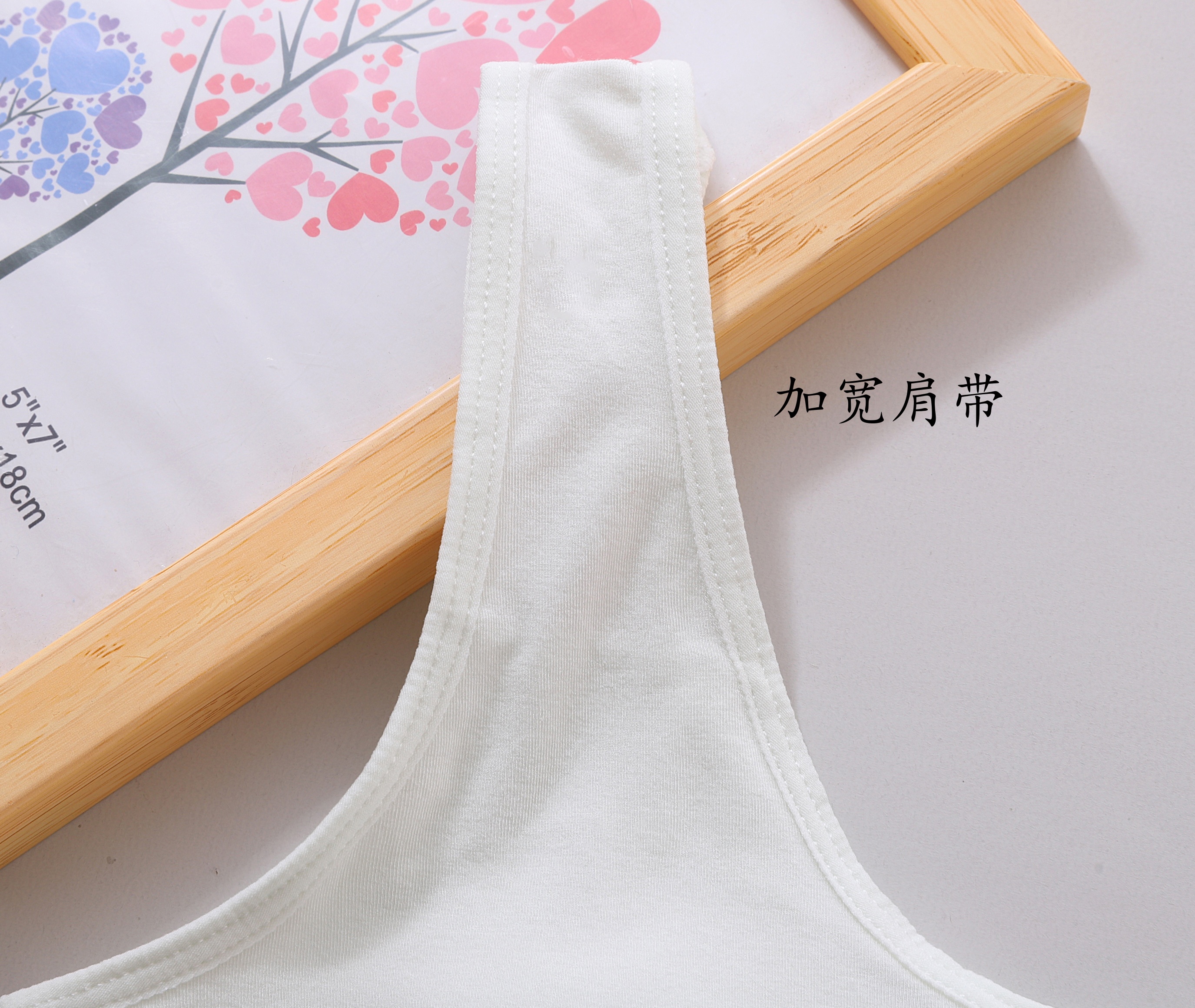 Summer thin, fixed rabbit-ear cup seamless vest for female students in the second and third stages of teenage development Item Picture