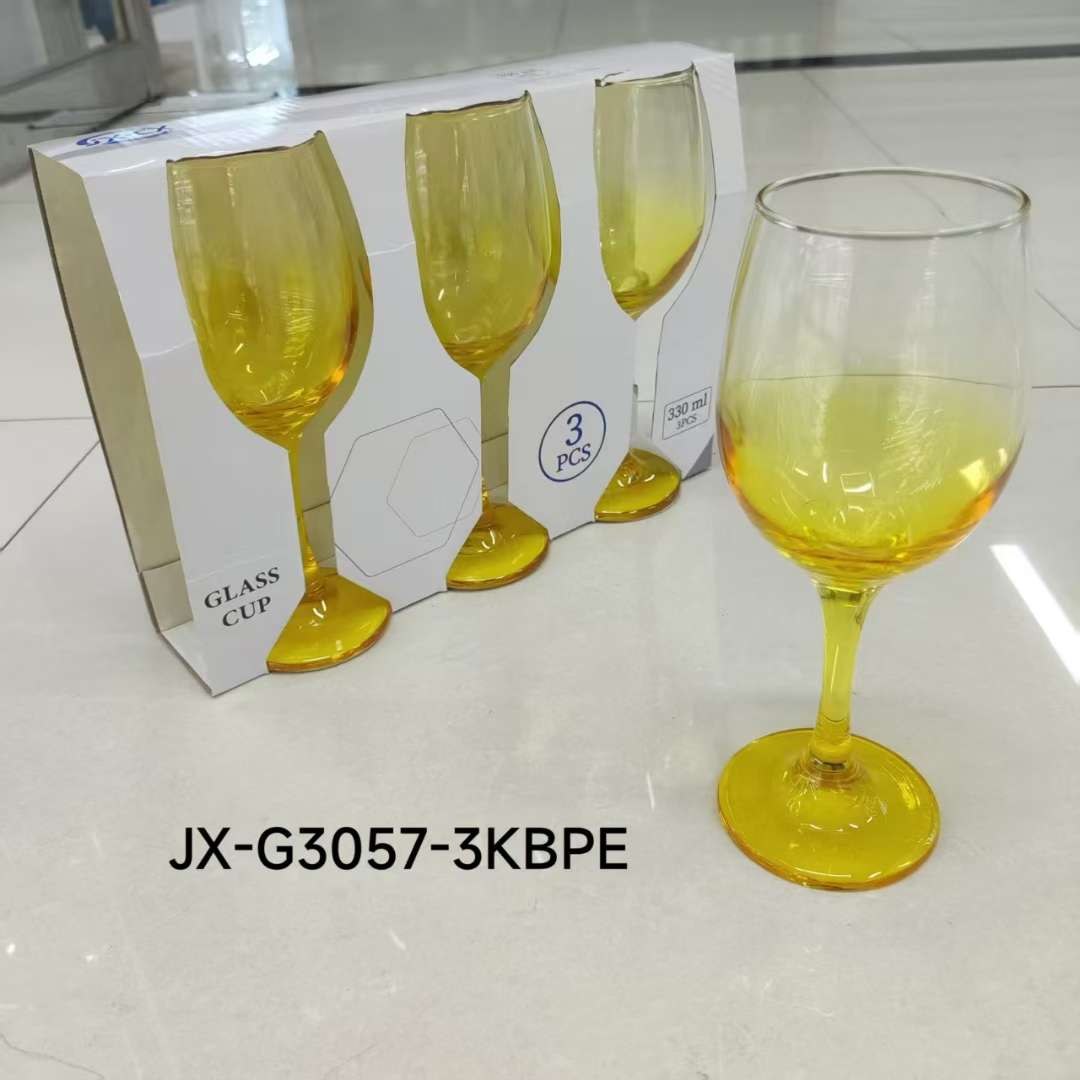 红酒杯玻璃杯啤酒杯子高脚杯 玻璃水晶红酒杯 彩色酒杯非洲热销款酒杯高脚杯白底实物图