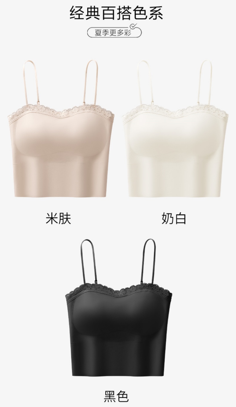 A French lace-trimmed strapless dress is paired with a one-piece ice silk bra with a chest cushion inside and a base layer top outside Application Scenario