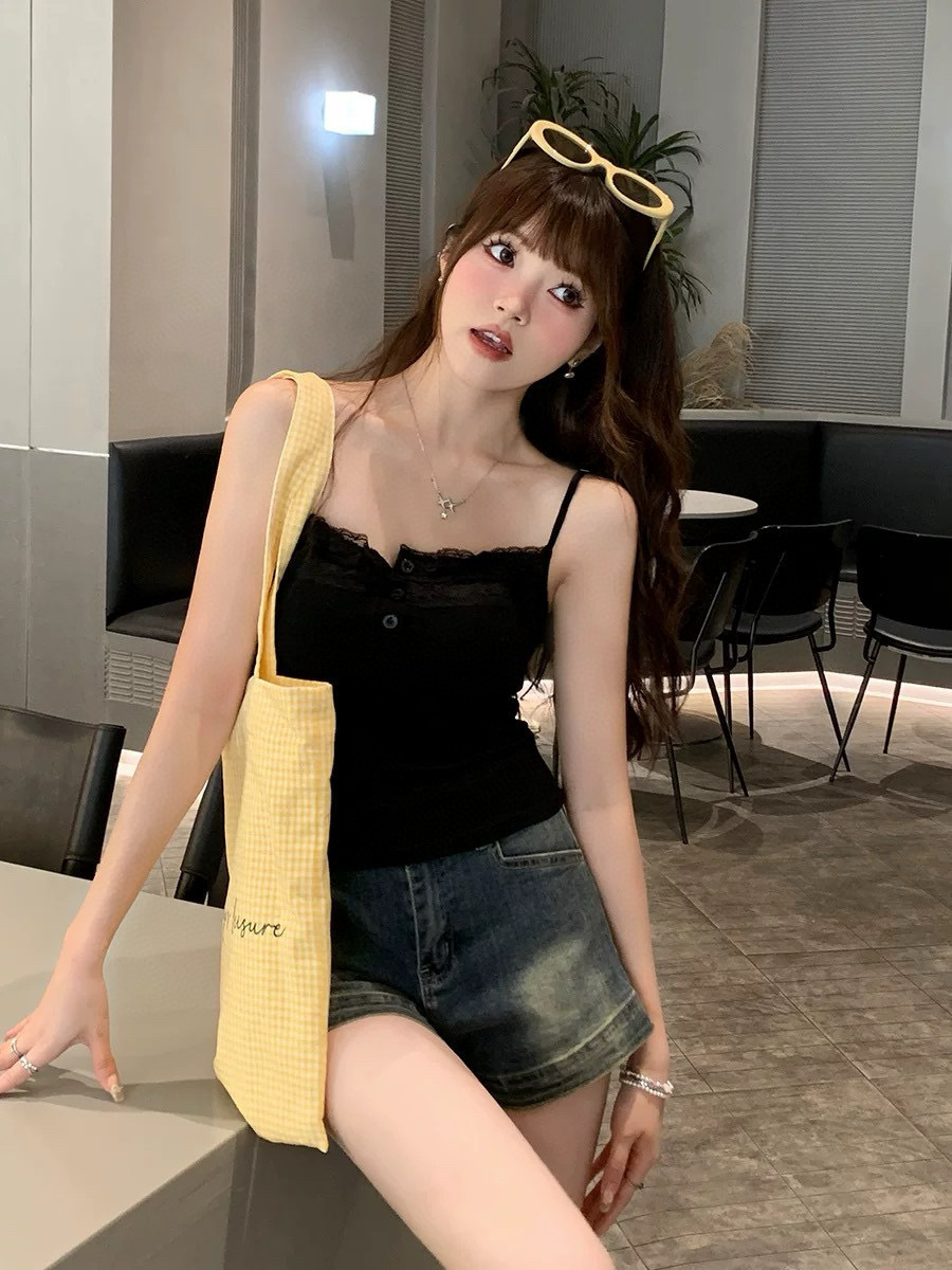 This lace halter with a one-shoulder collar and lace patchwork buttons features a thin shoulder strap. It's a unique and stylish outerwear with a vest Item Picture