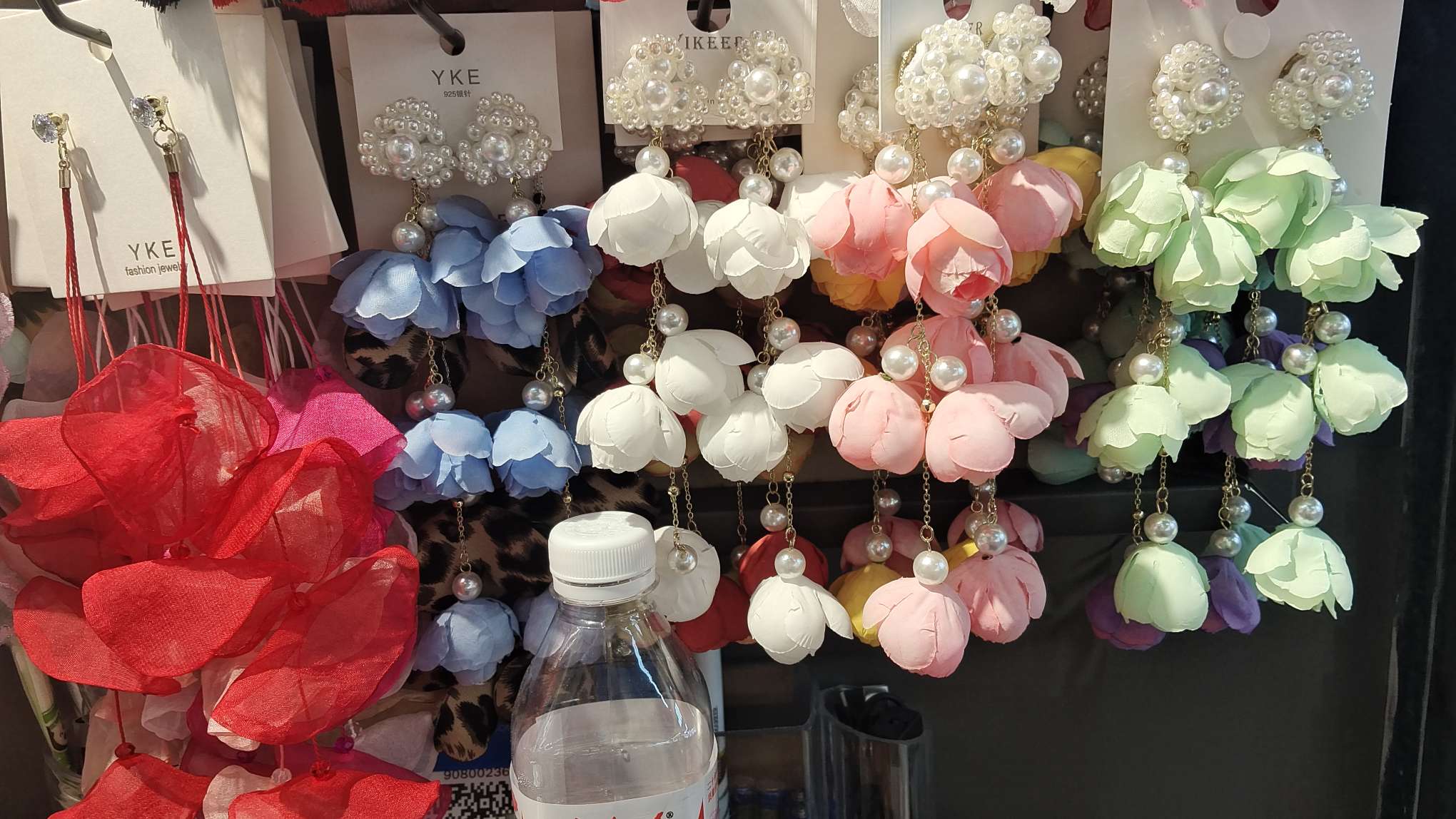 串珠花朵流苏耳环耳环时尚耳饰 精致饰品 简约设计百搭耳环耳饰白底实物图