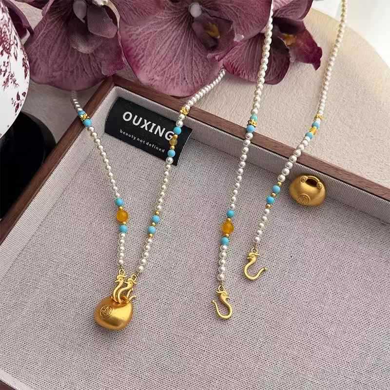 2025新款复古国风福字锁仿珍珠贝石项链 手工串珠高级感项链百搭