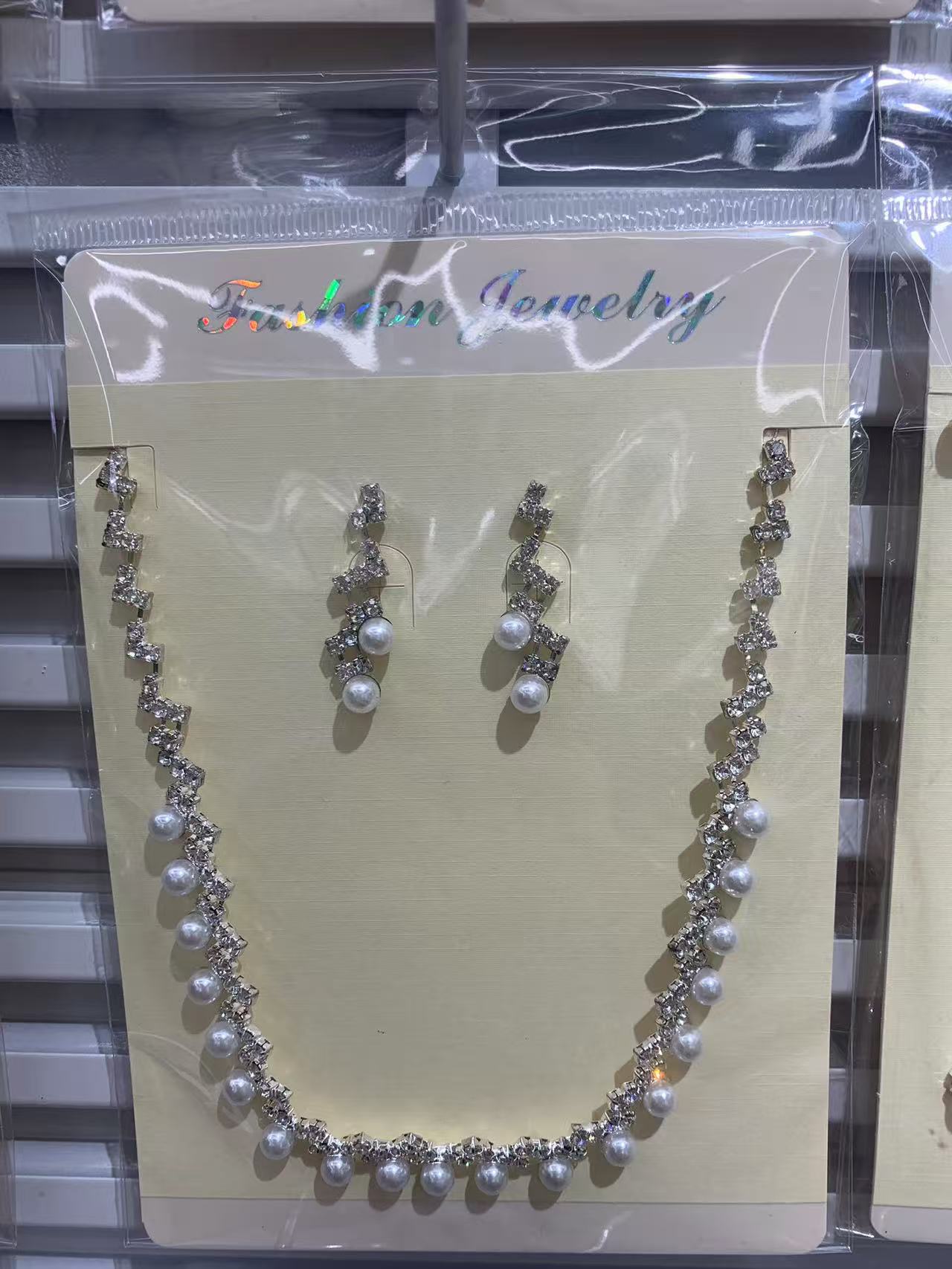  欧美东南亚外贸跨境珍珠宝石项链耳环套装新娘婚礼礼服首饰 厂家产品图