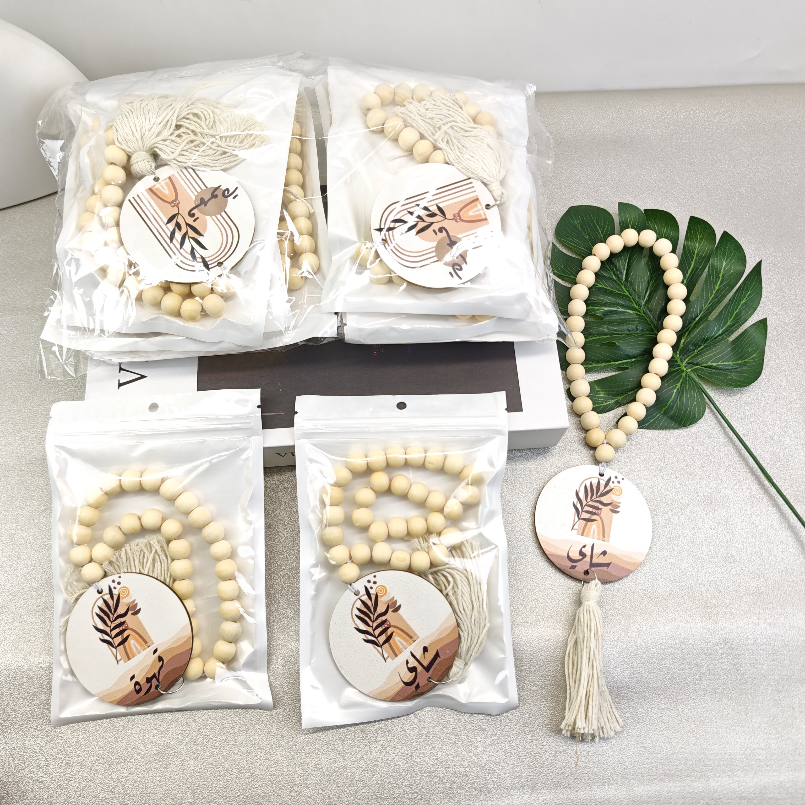 木质工艺品实物图